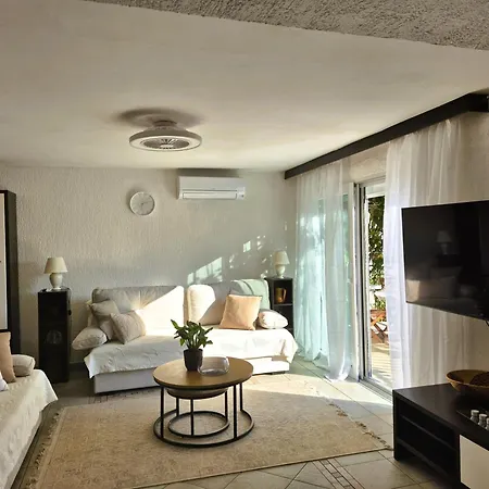 Vila Karolina *